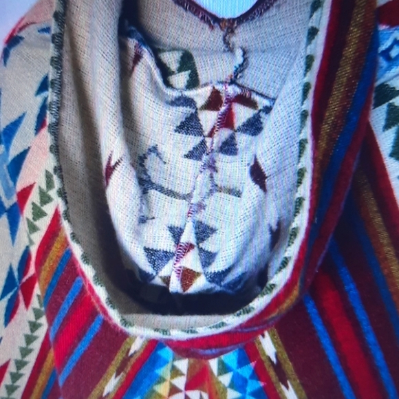 Cozy Warm Ecuadorian Multi Color Poncho - Picture 11 of 12